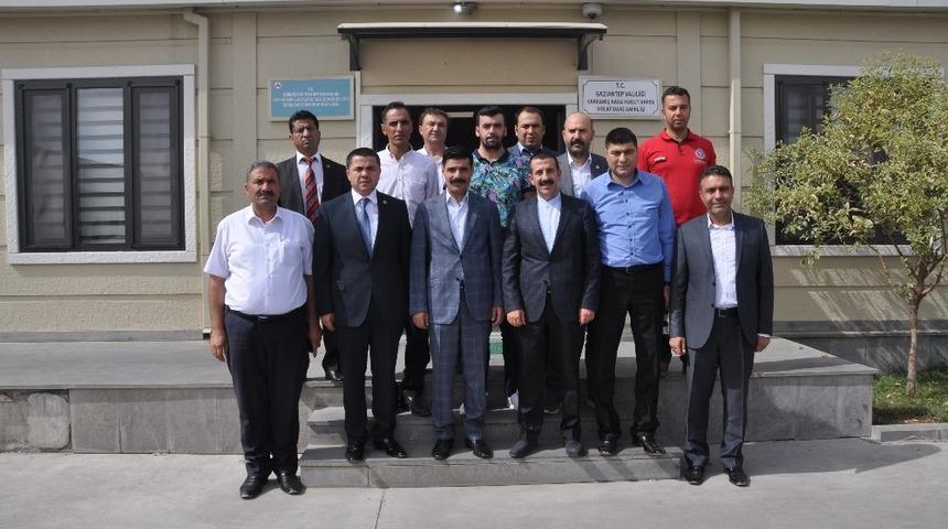 Suriye sınırında g&ouml;revli memurlara moral ziyareti