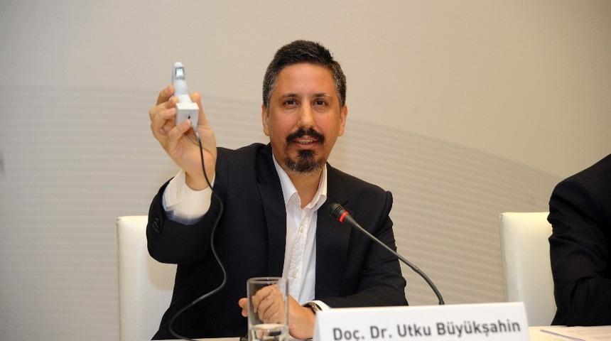 T&uuml;rk bilim adamı robotlarda &rsquo;Dokunma Hissine Sahip Yapay Deri&rsquo; teknolojisi geliştirdi