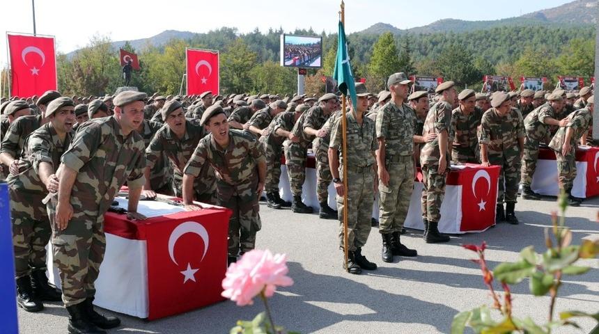 Mehmet&ccedil;ikler yemin etti