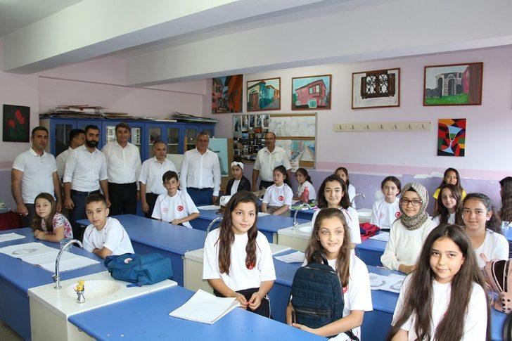 Kula’da ’Değerli Zamanlar’ projesi devam ediyor G1