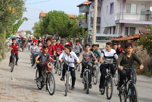 Kula’da ’Amatör Spor Haftası’nda bisiklet turu