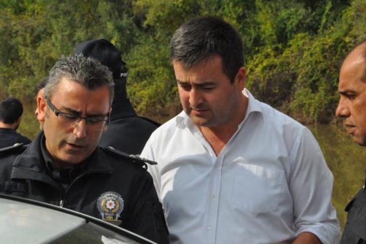 Park ettiği otomobili ırmağa düştü! Büyük şaşkınlık yaşadı G3