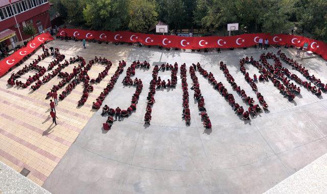Lise öğrencilerinden 'Barış Pınarı' koreografisi