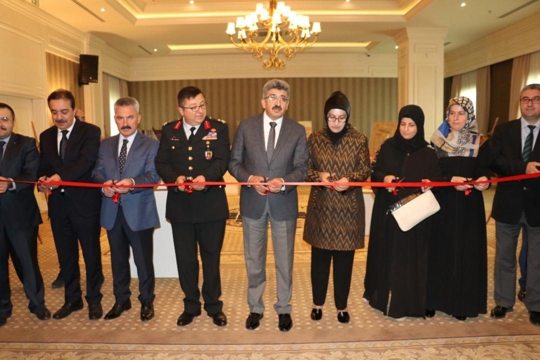 Van&rsquo;da &lsquo;Ben daha &ccedil;ocuğum&rdquo; sergisi