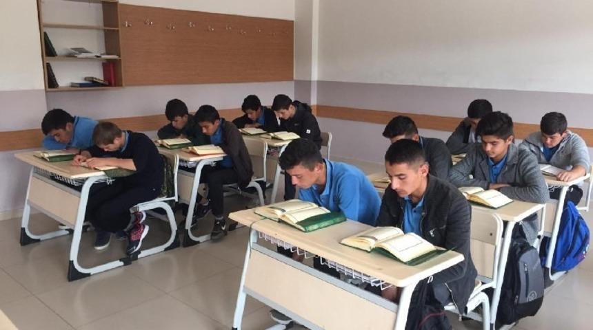 Akdağmadeni Anadolu Erkek İmam Hatip Lisesinden Mehmet&ccedil;iğe dualı destek