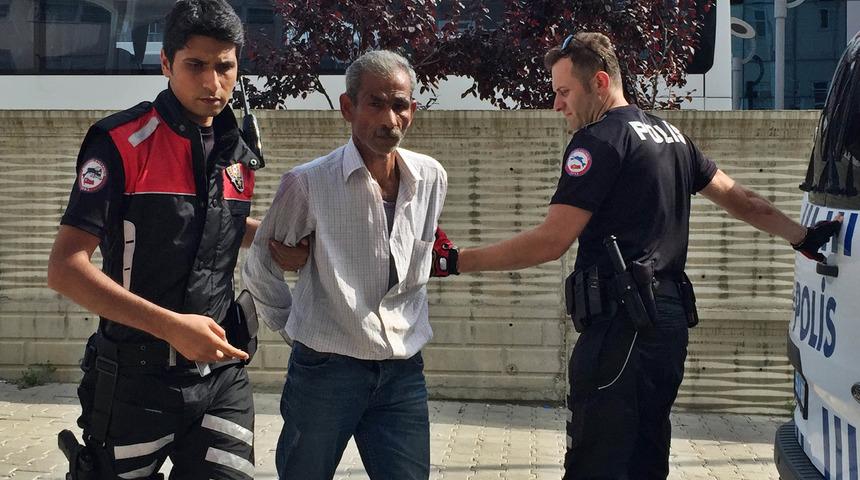 Eşini bı&ccedil;akla yaralayan kocanın yargılamasına devam edildi