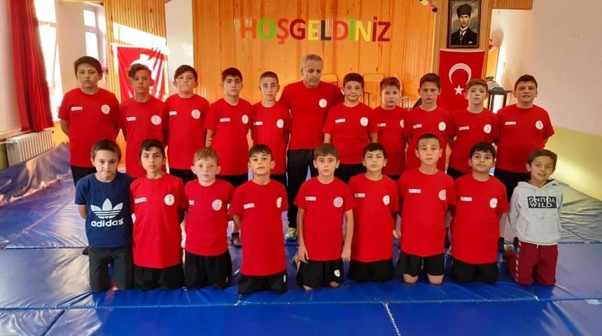 Isparta’da, güreşte geleceğe yatırım