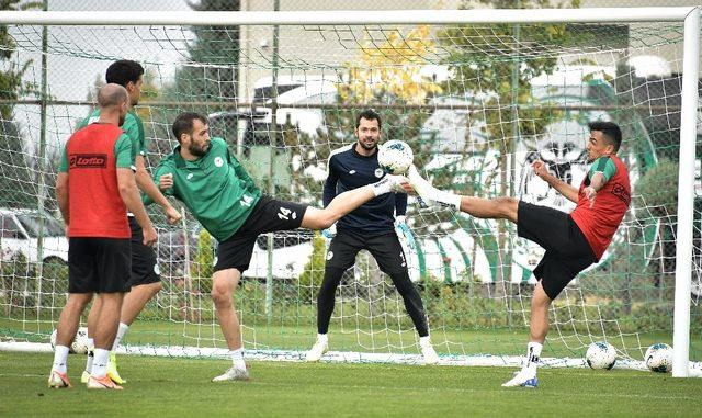 Konyaspor, Eskişehirspor ma&ccedil;ı &ouml;ncesi hazırlıklarını s&uuml;rd&uuml;rd&uuml; 1