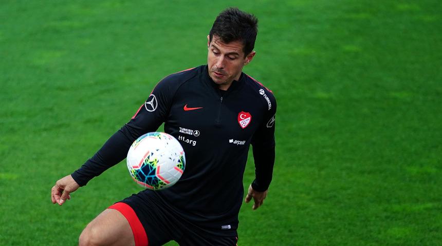 Emre Belözoğlu'ndan büyük fedakarlık!