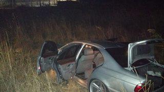 Korkunç kaza! Otomobil, otobüs durağına daldı: 3 ölü