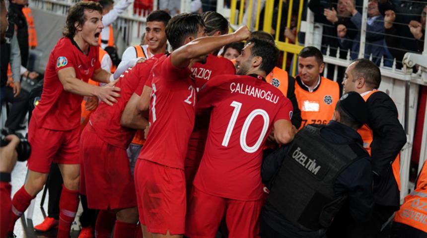 Milliler, yine son anlarda güldürdü