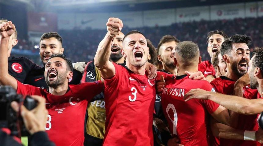 Cumhurbaşkanı Erdoğan'dan A Milli Takım'a tebrik