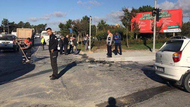 Arnavutköy'de trafik kazası: 2 yaralı 
