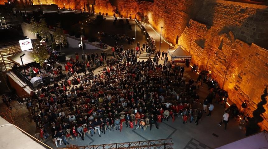 Tarihi kalede milli ruh