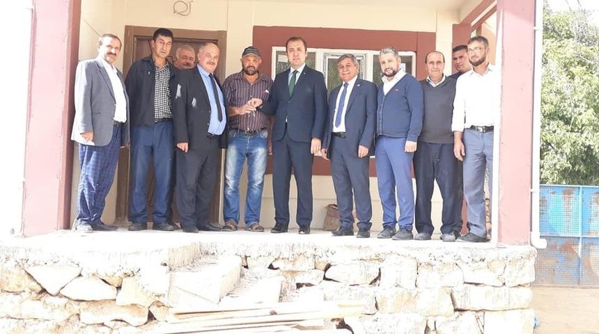 Altıntaş&rsquo;ta ihtiya&ccedil; sahibi aileye konteyner ev verildi