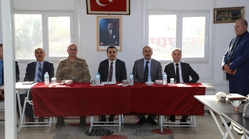 Vali &Ouml;ks&uuml;z, Paşa&ccedil;ayır mahallesi sakinleriyle buluştu