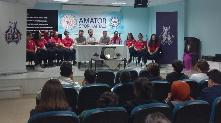 Gen&ccedil;lere basketbolu anlattılar