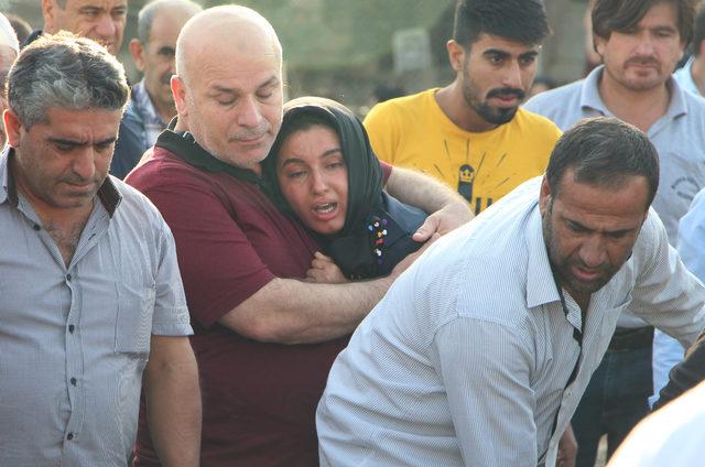 Nusaybin şehidinin tabutuna kızlarının düğünde giyeceği takım elbise bırakıldı