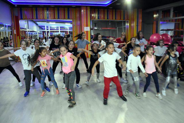 Minik dansçılar, Dünya Şampiyonası'nda Türkiye'yi temsil edecek