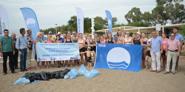 Finlandiyalı voleybolcular, sahilde temizlik yaptı