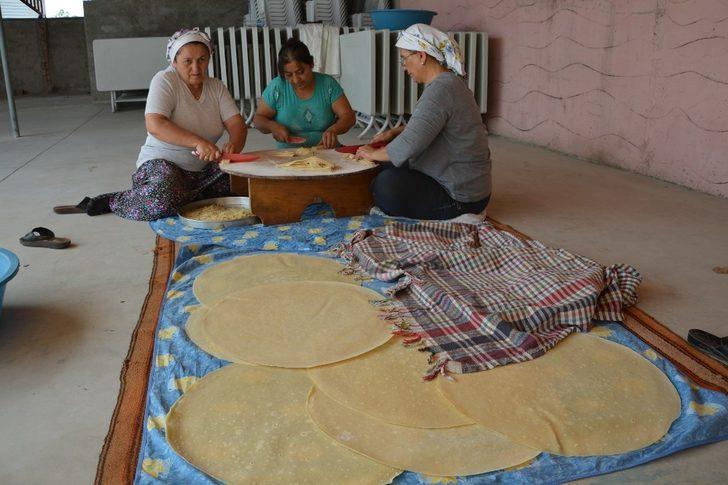 İmece usulü çalışarak aile bütçesine katkı sağlıyorlar G5