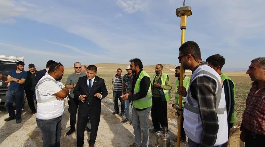 Kaymakam Mehmetbeyoğlu, Erciş-Adilcevaz yolunda incelemelerde bulundu