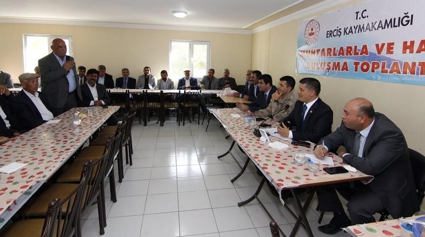 Kaymakam Mehmetbeyoğlu, mahalle muhtarları ve vatandaşlara bir araya geldi