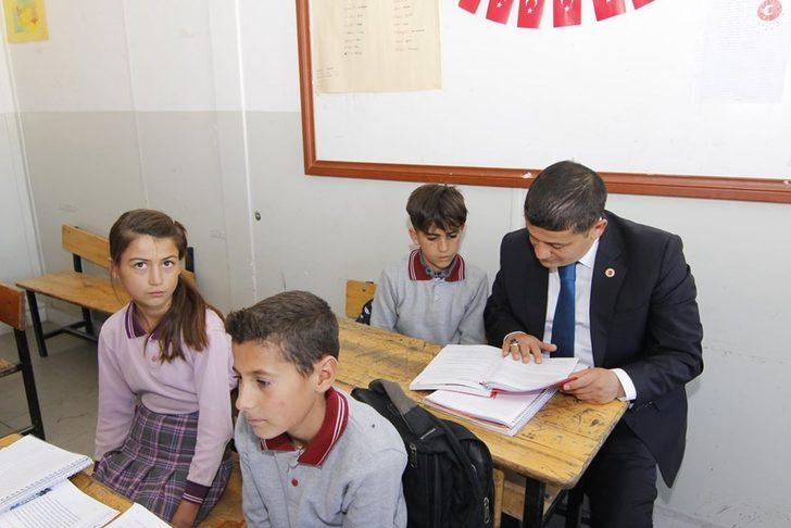 Kaymakam Mehmetbeyoğlu’nun okul ziyaretleri G3