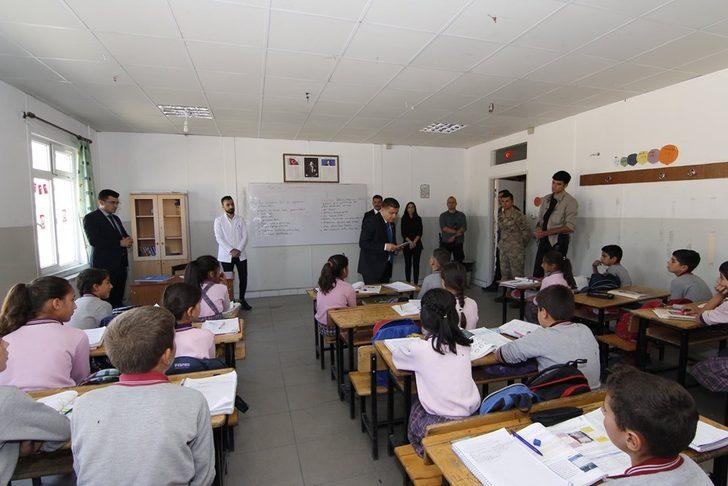 Kaymakam Mehmetbeyoğlu’nun okul ziyaretleri G5