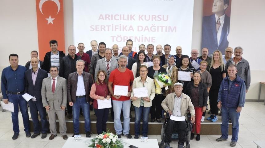 Arı yetiştiriciliği ve hastalıkları kursuna katılanlar sertifikalarına kavuştu