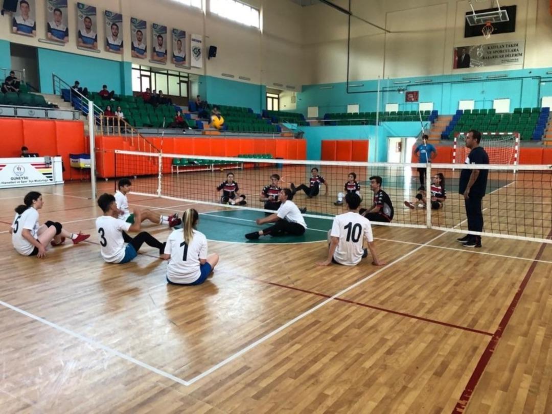 Rize&rsquo;de Oturarak Voleybol Turnuvası d&uuml;zenlendi