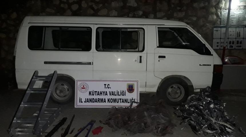 Jandarmadan kablo hırsızına su&ccedil;&uuml;st&uuml;