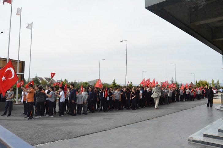 Tekden Koleji Öğrencilerinden Mehmetçiğe Komando Marşlı Destek G3