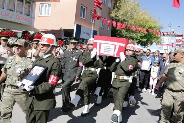 Şehit Hacı Bebek, son yolculuğuna uğurlandı