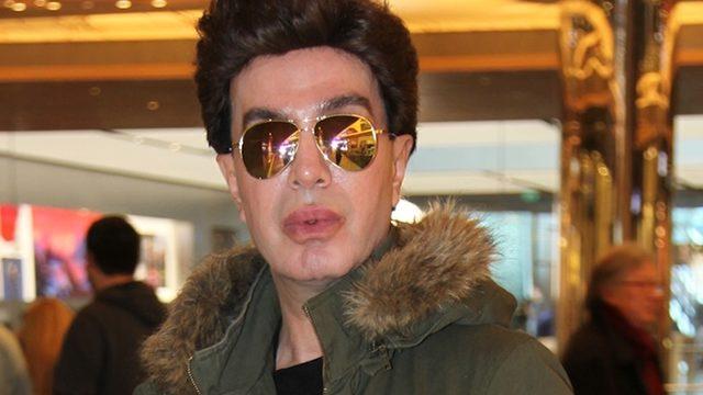 Yılmaz Morgül ödül gecesinde çöp poşeti giydi! Geceye damga vurdu