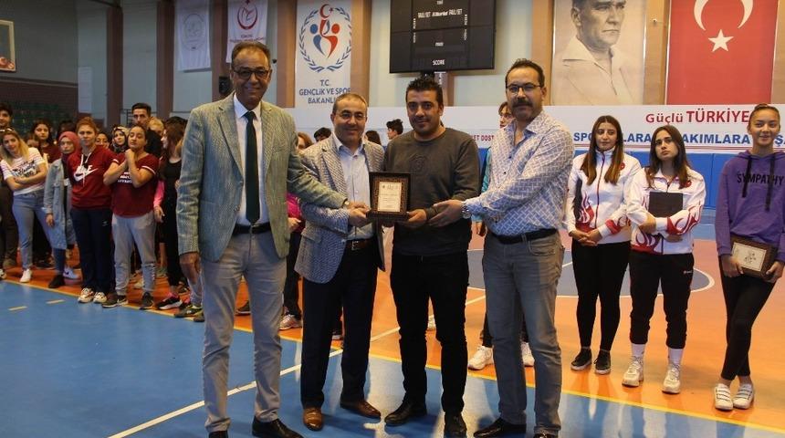 Amat&ouml;r Spor Haftasında İHA&rsquo;ya teşekk&uuml;r plaketi