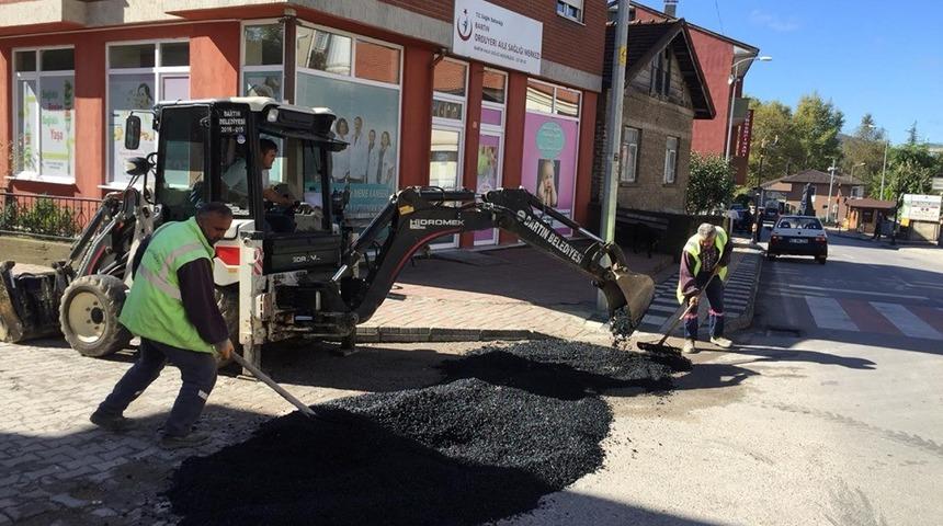 Yol bakım ve onarımları yapılıyor
