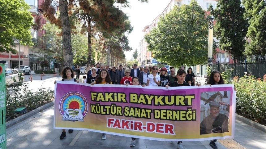 Fakir Baykurt&rsquo;un kitapları, kitap k&ouml;şesinde yaşayacak