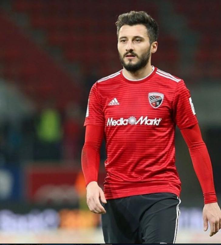 St. Pauli, Barış Pınarı Harekatı'na destek veren Enver Cenk Şahin'i kadro dışı bıraktı G5