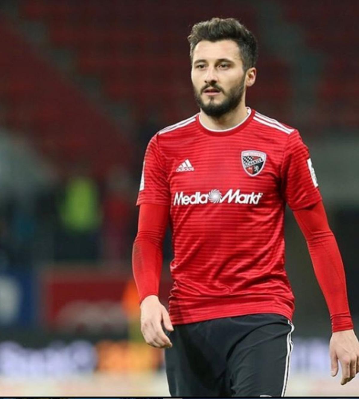 St. Pauli, Barış Pınarı Harekatı'na destek veren Enver Cenk Şahin'i kadro dışı bıraktı