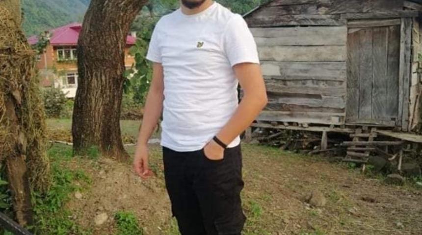 Motorsikletiyle u&ccedil;uruma yuvarlanan gen&ccedil; hayatını kaybetti