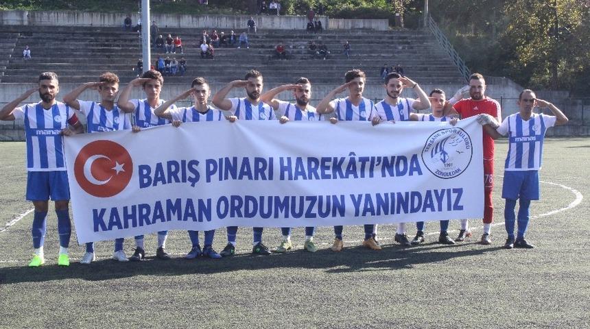 Yeşil sahadan Mehmetçik’e destek