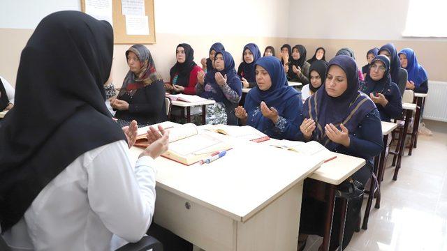 Mehmetçik için Kuran-ı Kerim okudular, dua ettiler