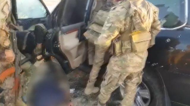 SMO, 'Dur' ihtarına uymayan aracın sürücüsü PKK/YPG şüphelisini etkisiz hale getirdi