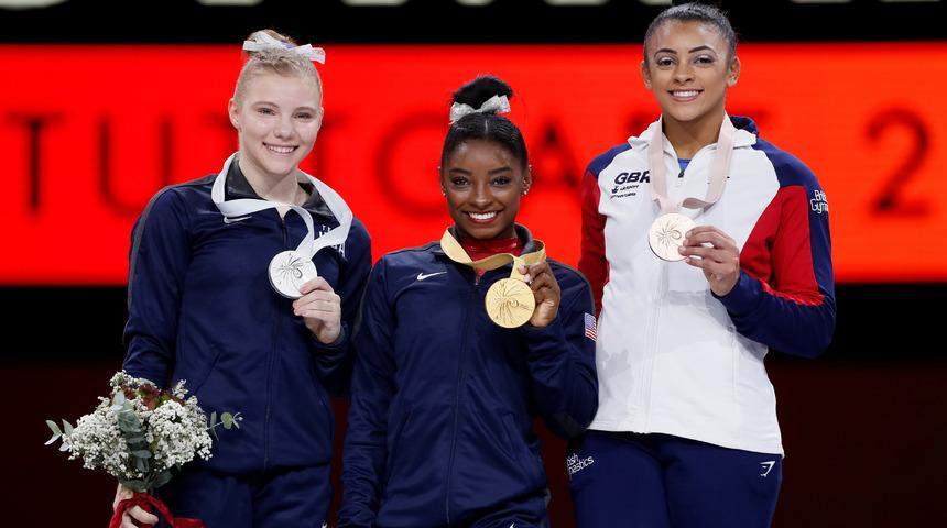 Simone Biles en fazla madalya kazanan Vitaly Scherbo'yu yakaladı 