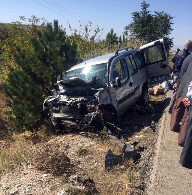 Afyonkarahisar’daki kazada ağır yaralanan kadın hayatını kaybetti
