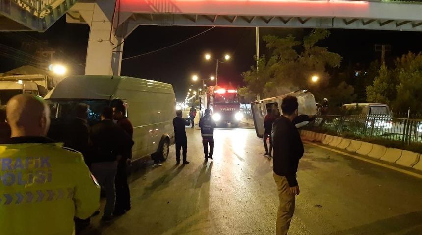 Düğün konvoyunda kaza: 20 yaralı