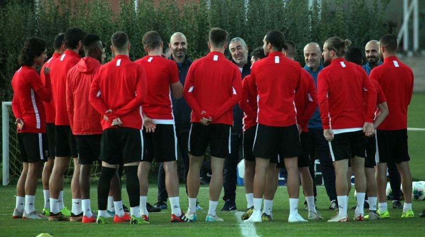 Kayserispor Teknik Direkt&ouml;r&uuml; Samet Aybaba