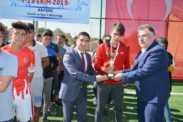 Özvatan ve Felahiye’de futbol şöleni sona erdi