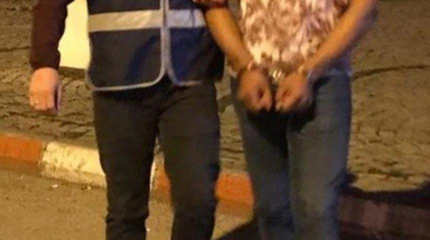 Aranan gen&ccedil; su&ccedil; aletiyle yakalandı